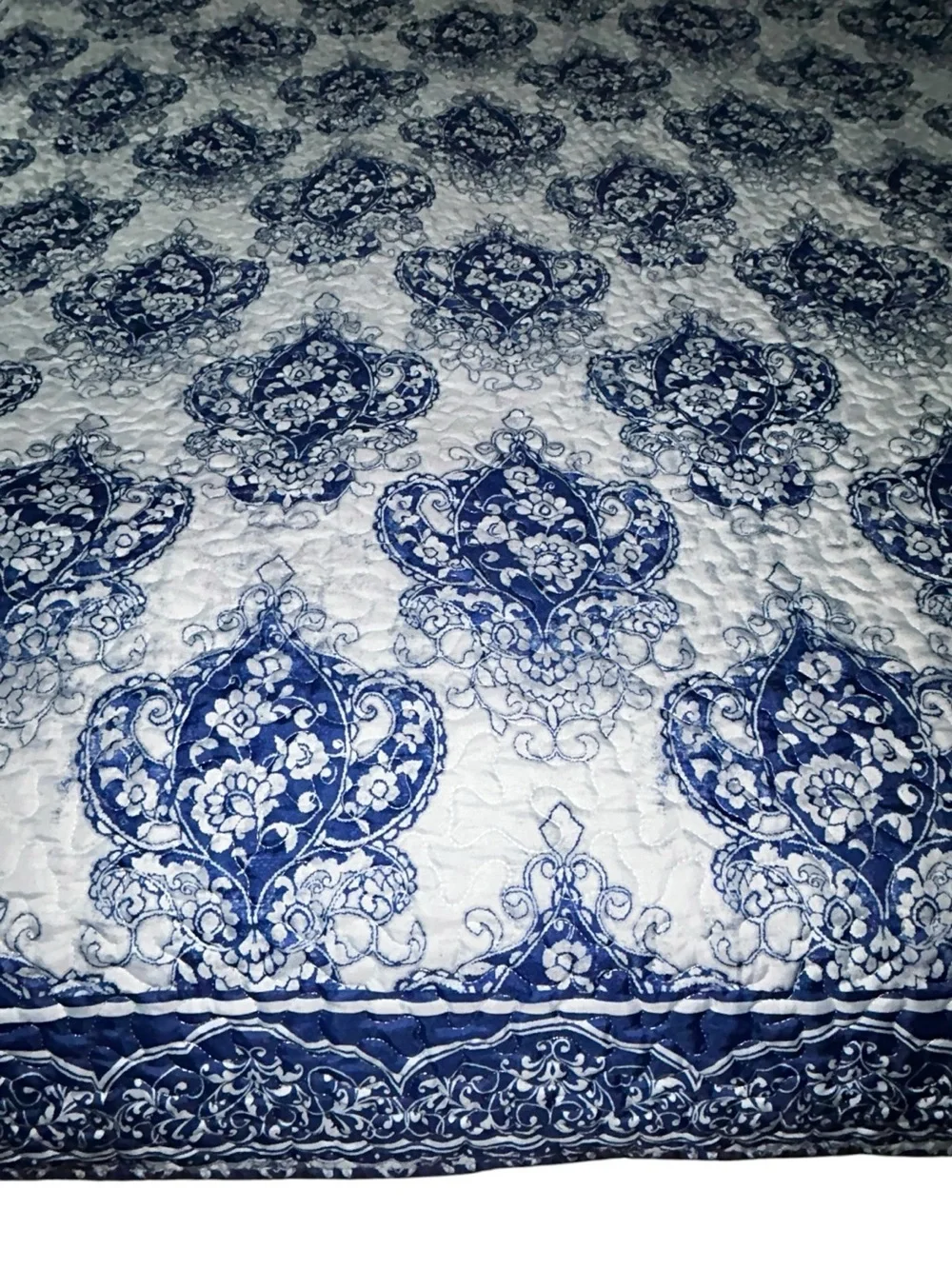 Blue & White Reversible Medallion Quilted Queen Size Cottage Farmhouse